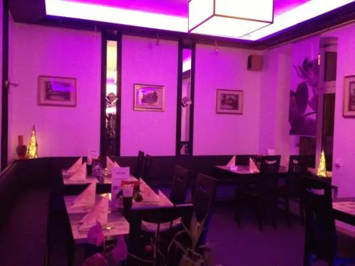 Yumi Hotel Sushi-Steaks & Friends