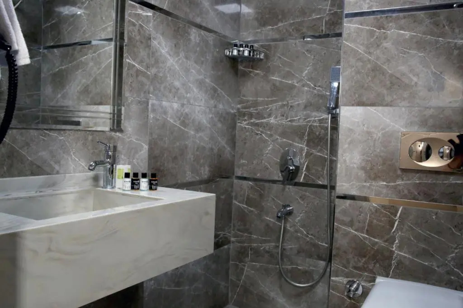 Grand Tower Hotel