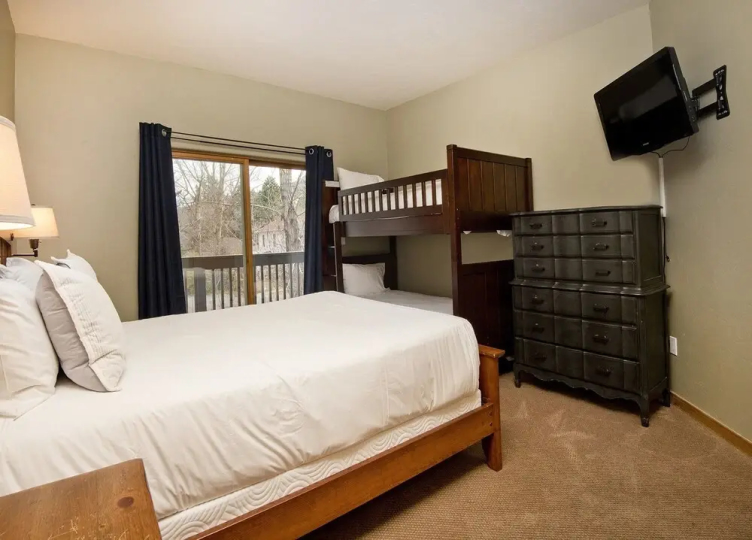 Canyon Run I-203 2 Bedroom Condo by Redawning