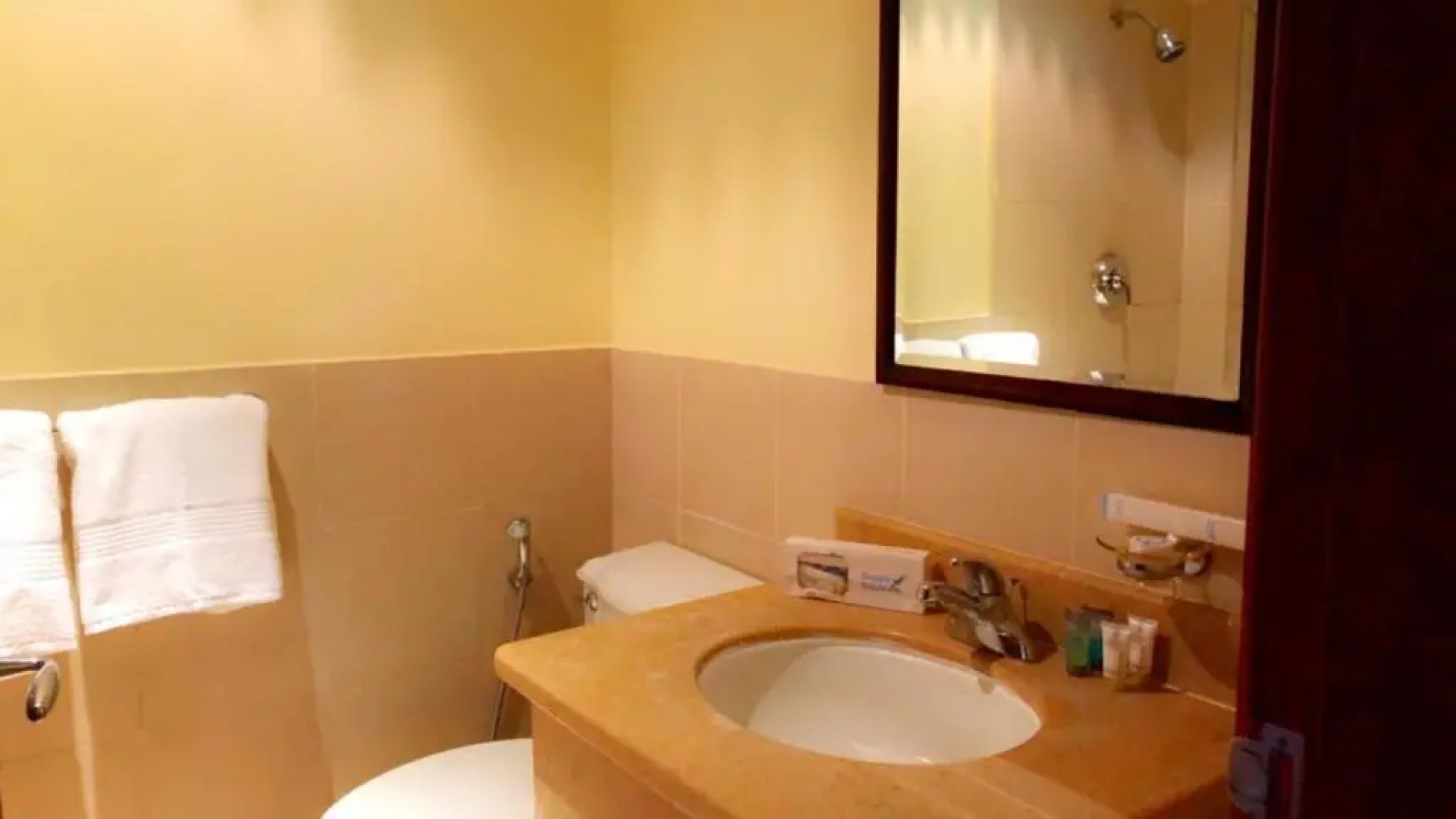 نزل الشاطئ 1 - عائلات فقط