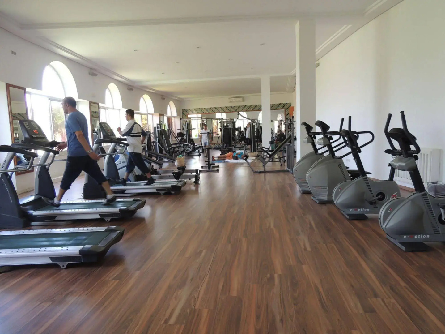 Suites hotel les charmilles & spa