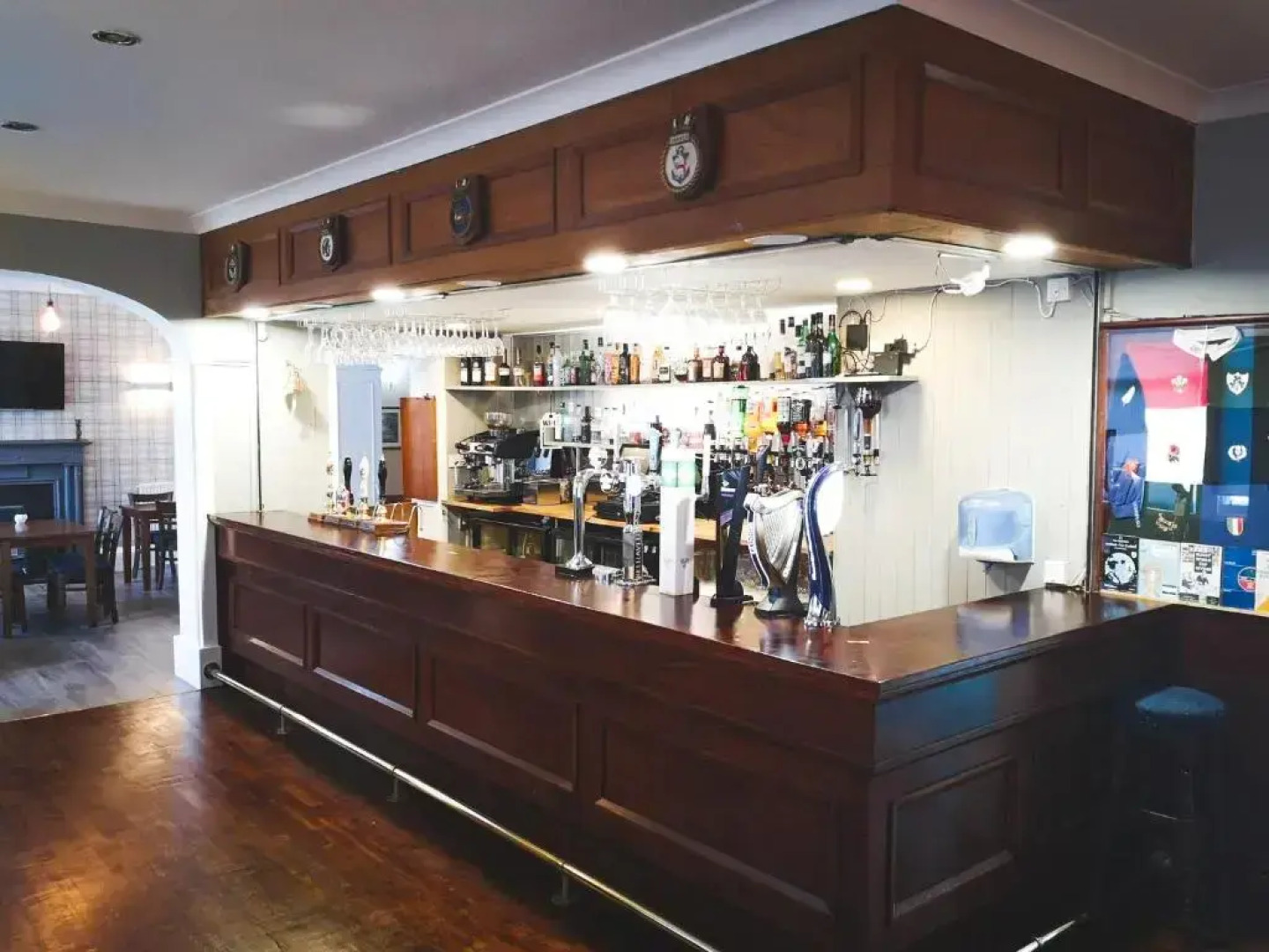 George and Abbotsford Hotel