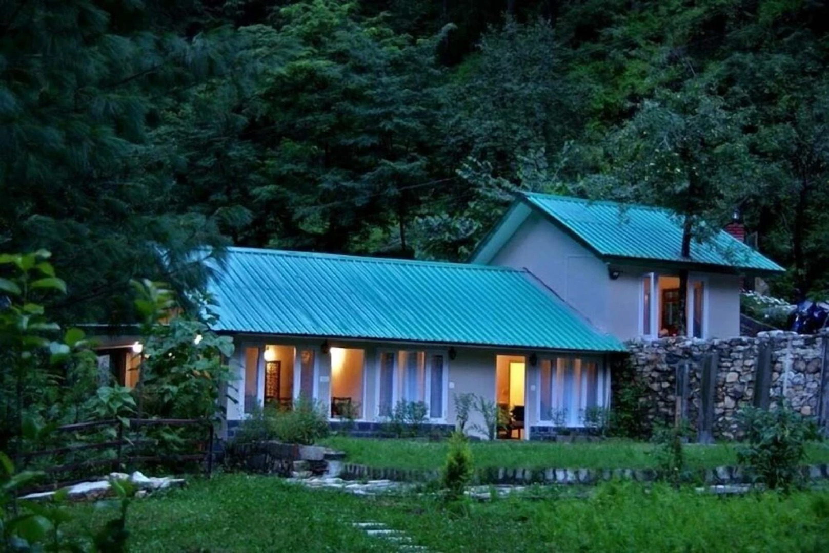 Asaka Lodge