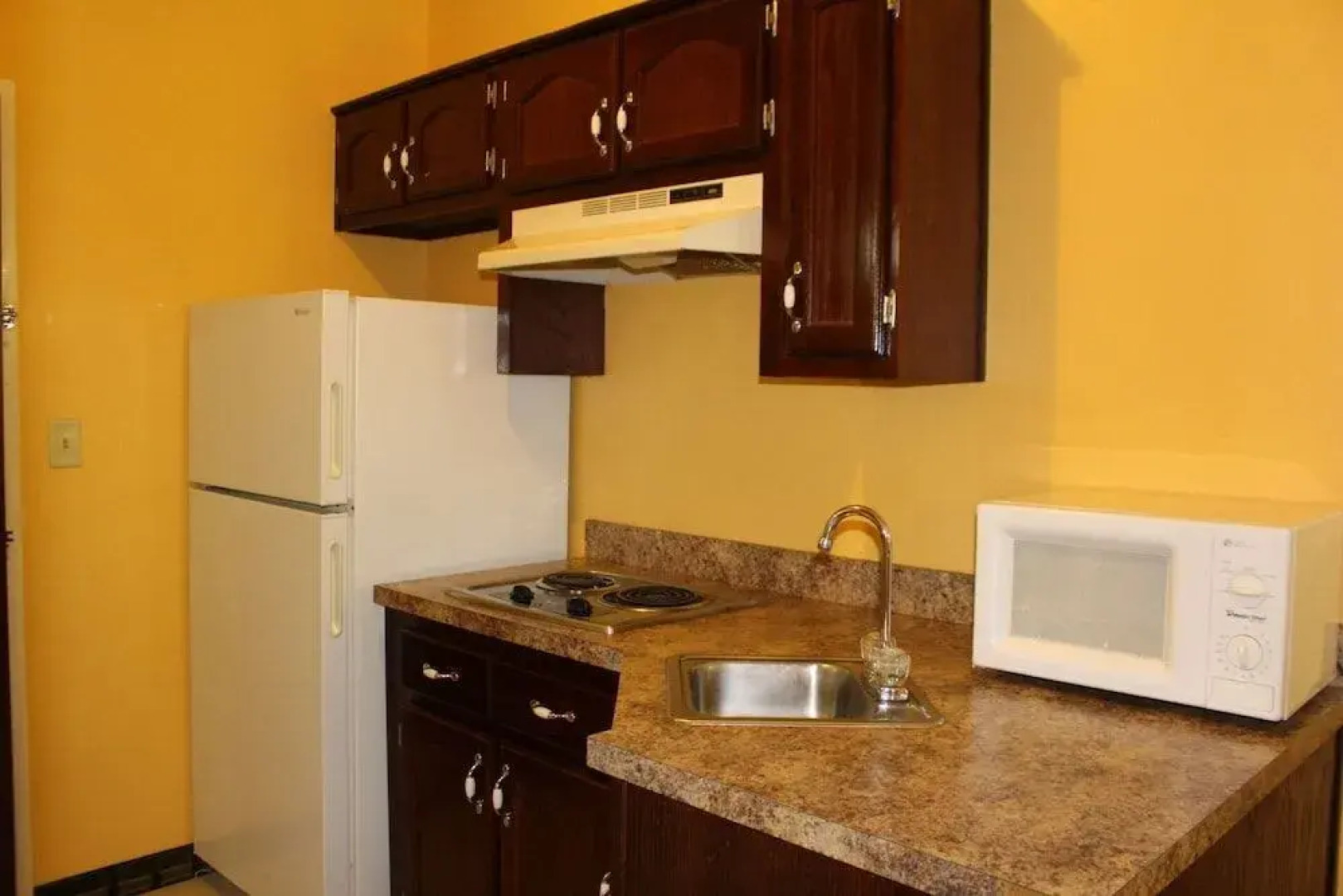 Magnolia Inn And Suites