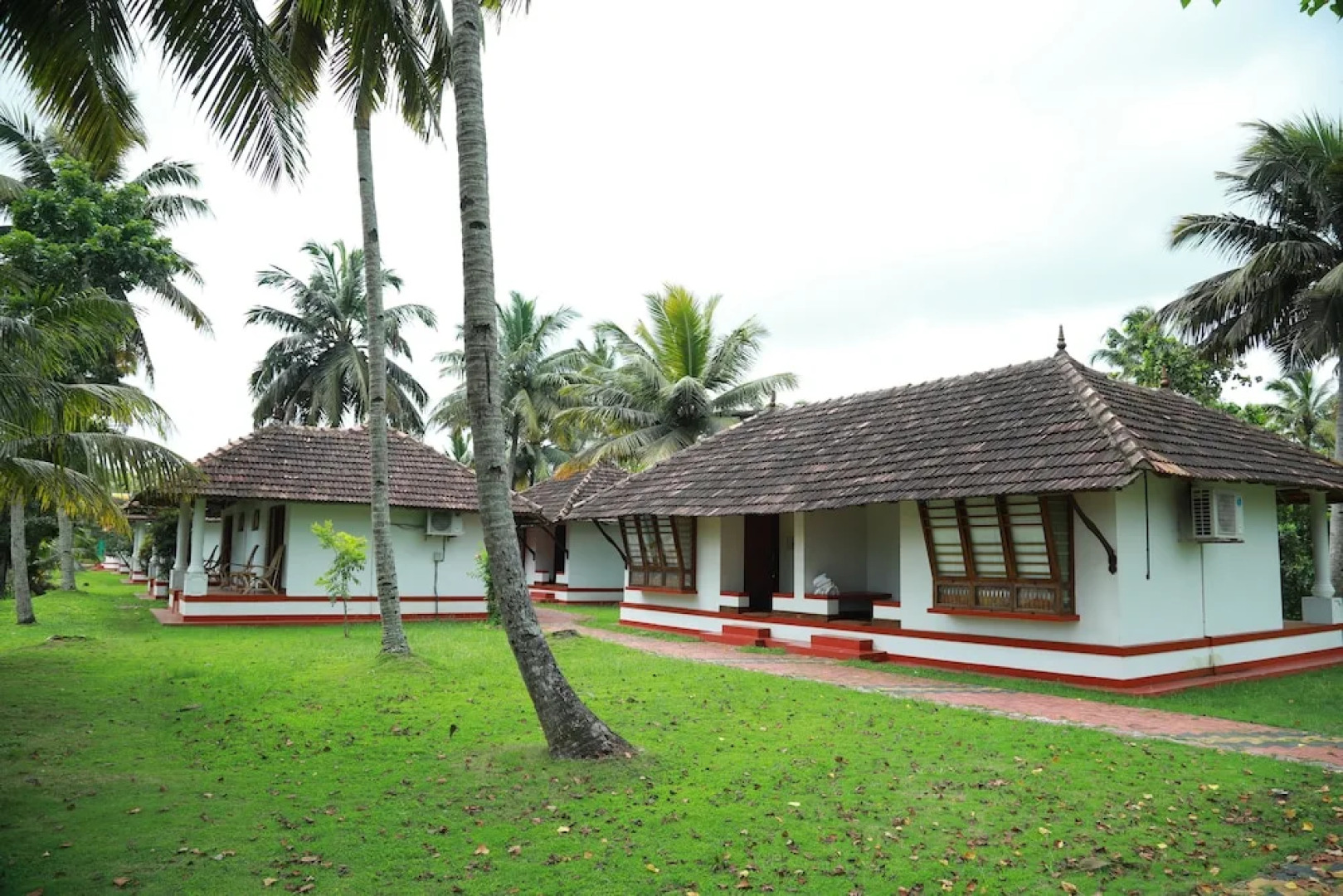 Ayurrathna Coir Village Lake Resort Alleppey