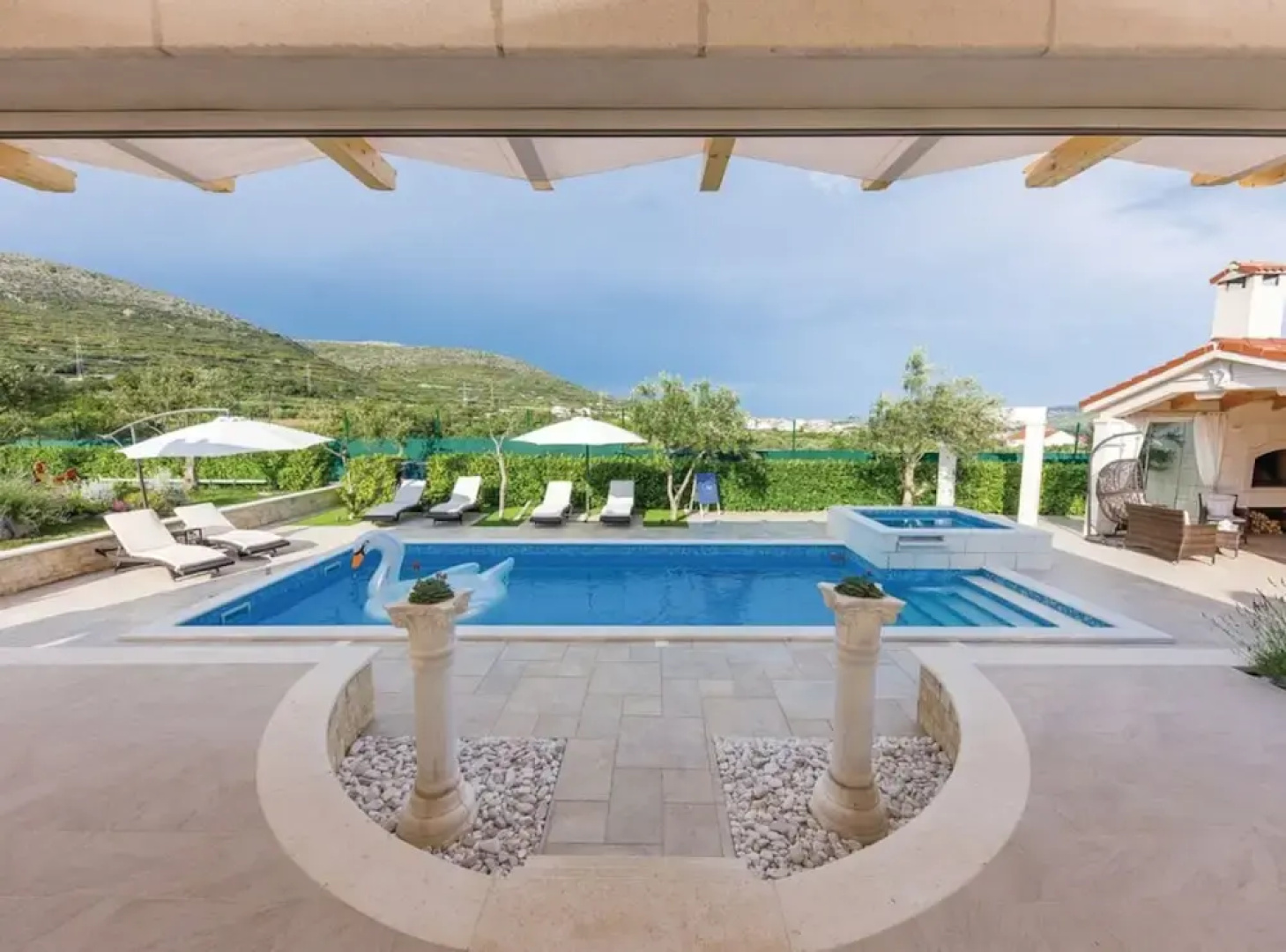 Luxury Villa Malo