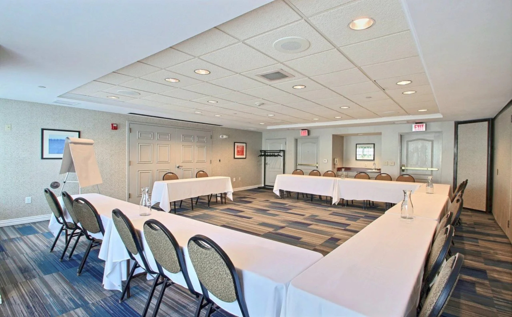 Holiday Inn Express Hotel & Suites Milwaukee Airport by IHG