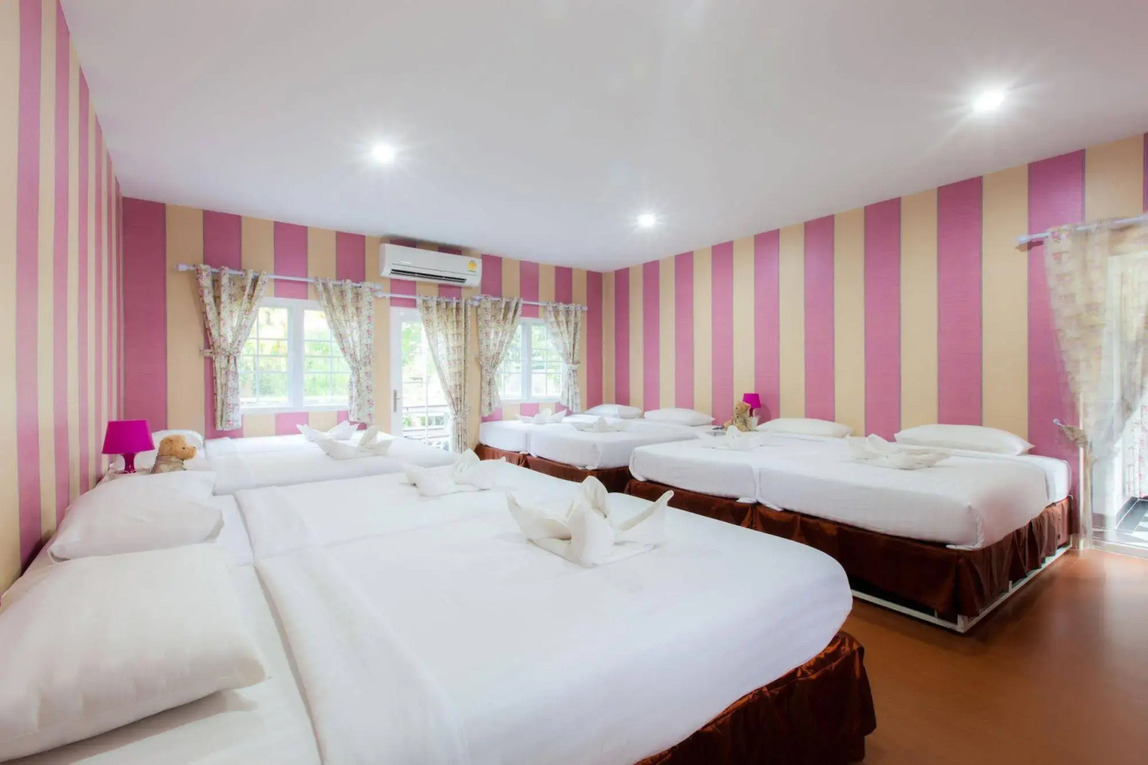 Varee Valley Resort and Restaurant