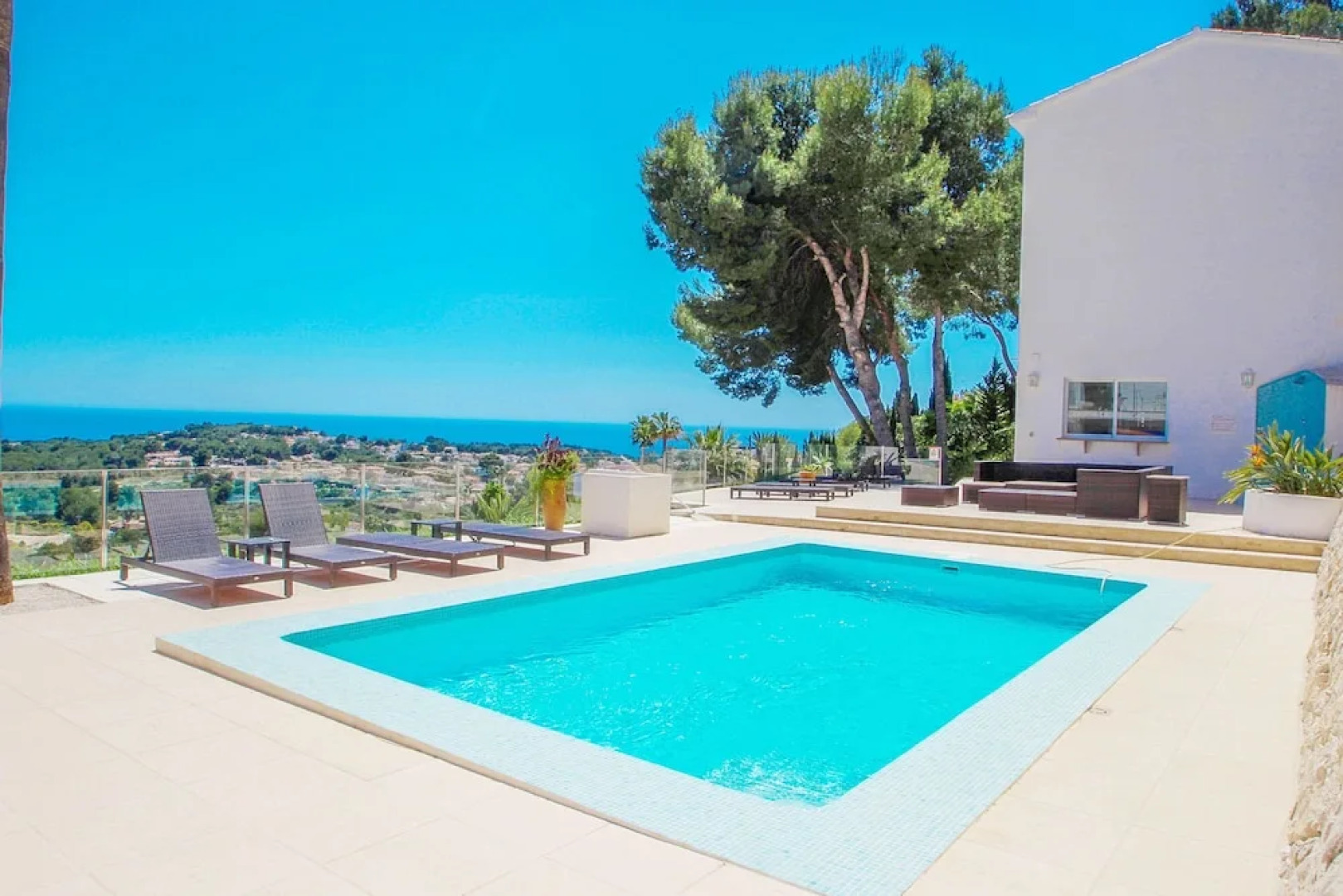 Amigos - holiday home with private swimming pool in Moraira