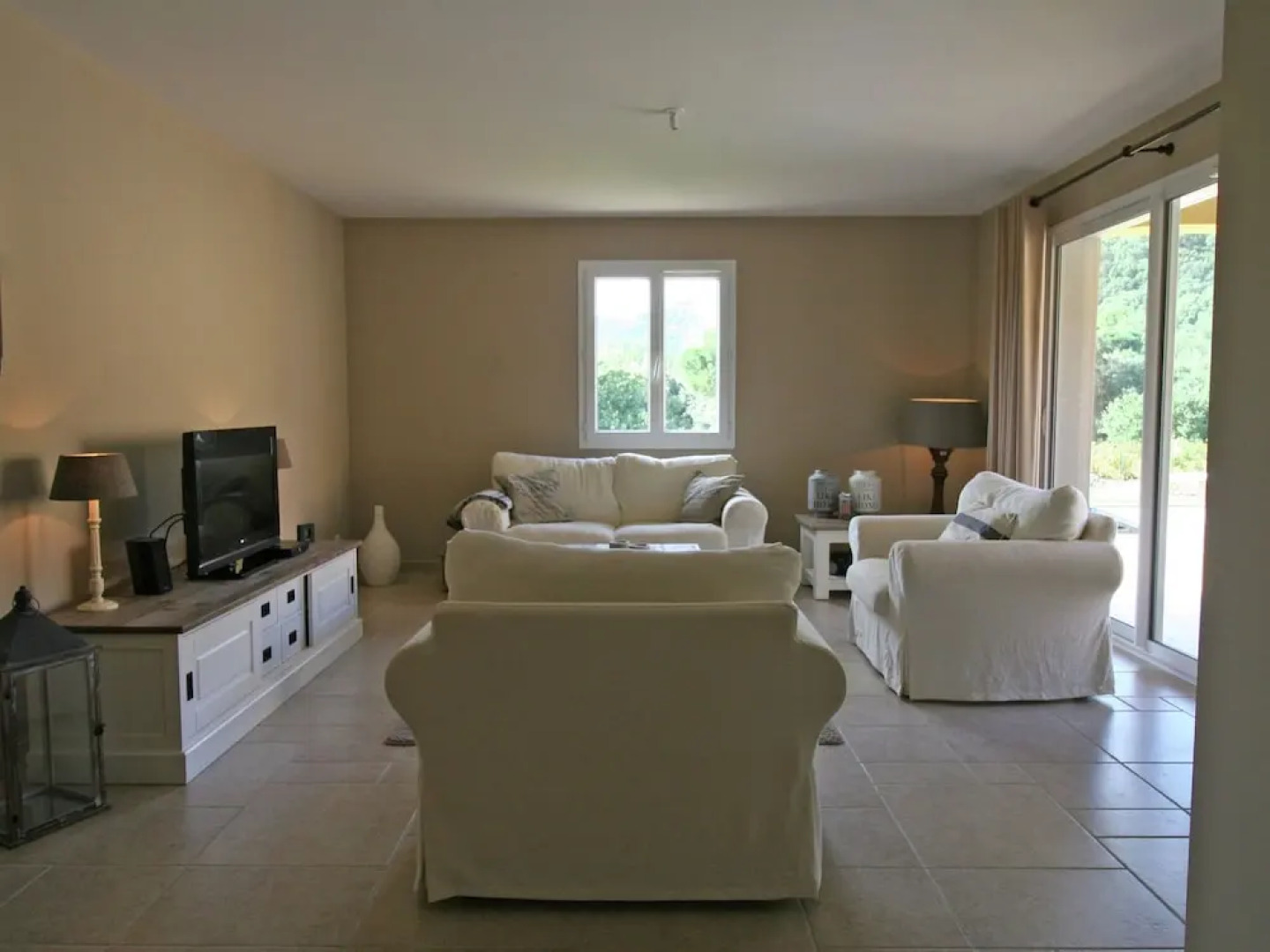 Contemporary villa in Le Plan-de-la-Tour with pool