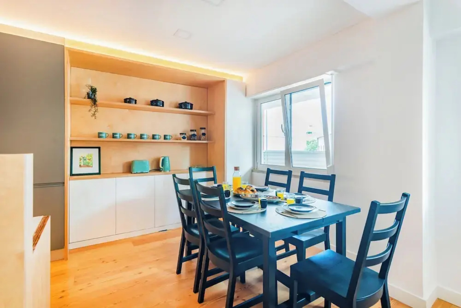 Oeiras Spacious and Coastal Flat