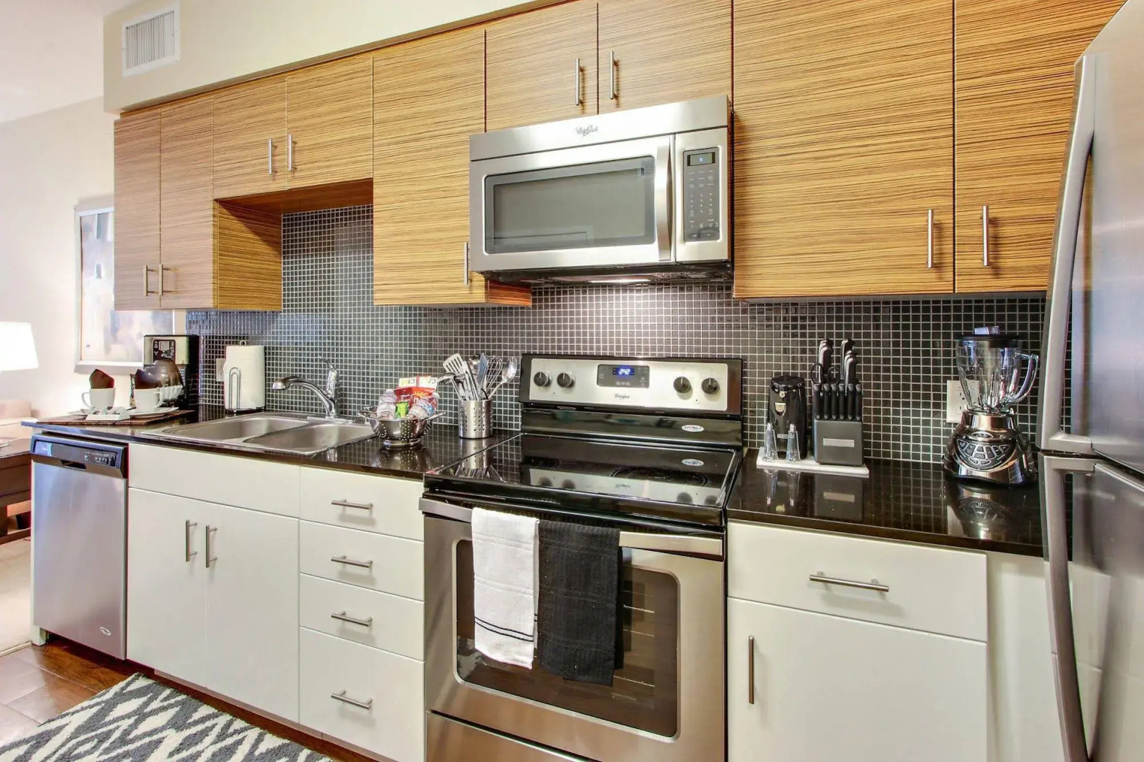 Global Luxury Suites in Sunnyvale