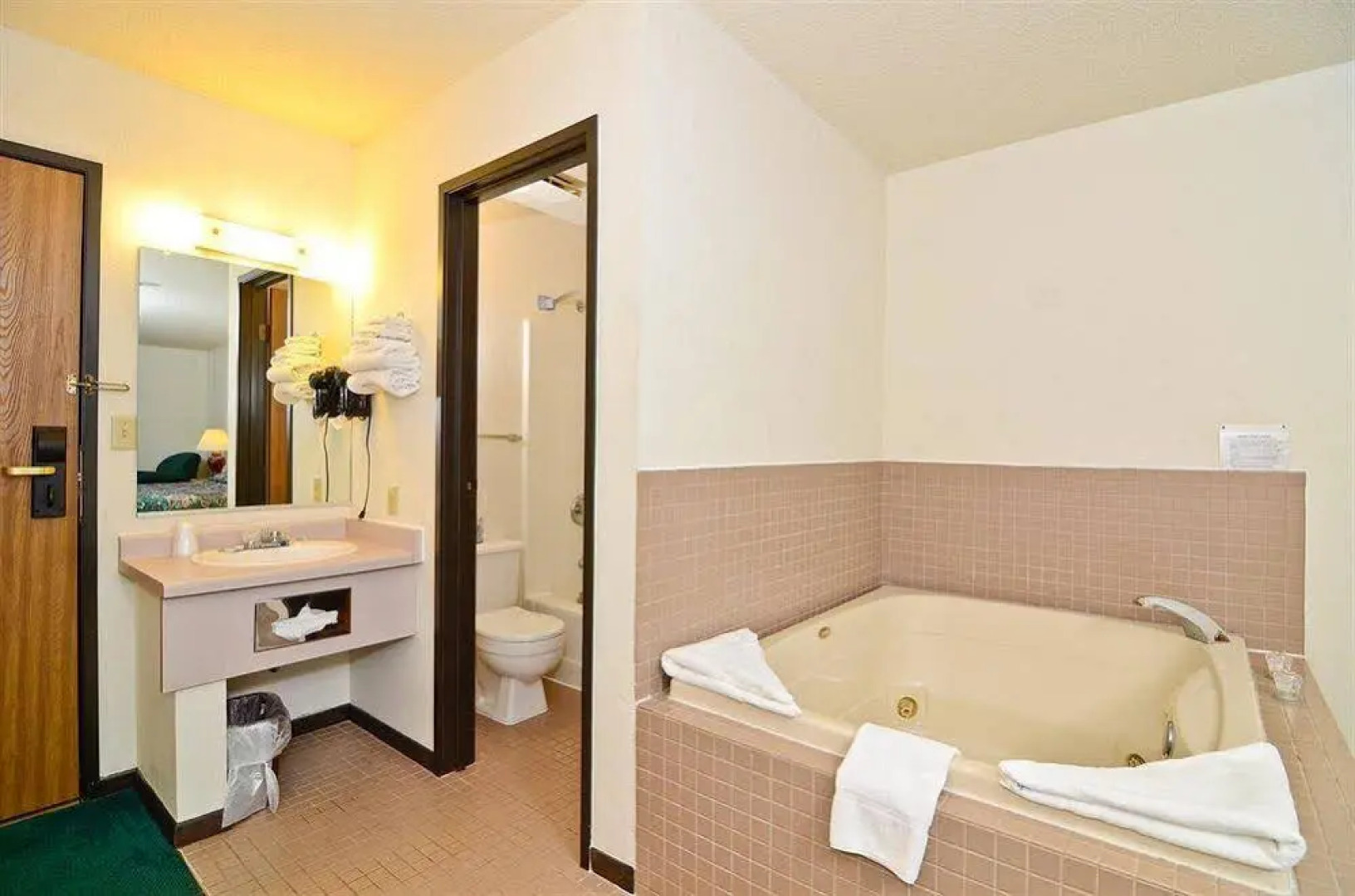 Super 8 Hayward Wisconsin