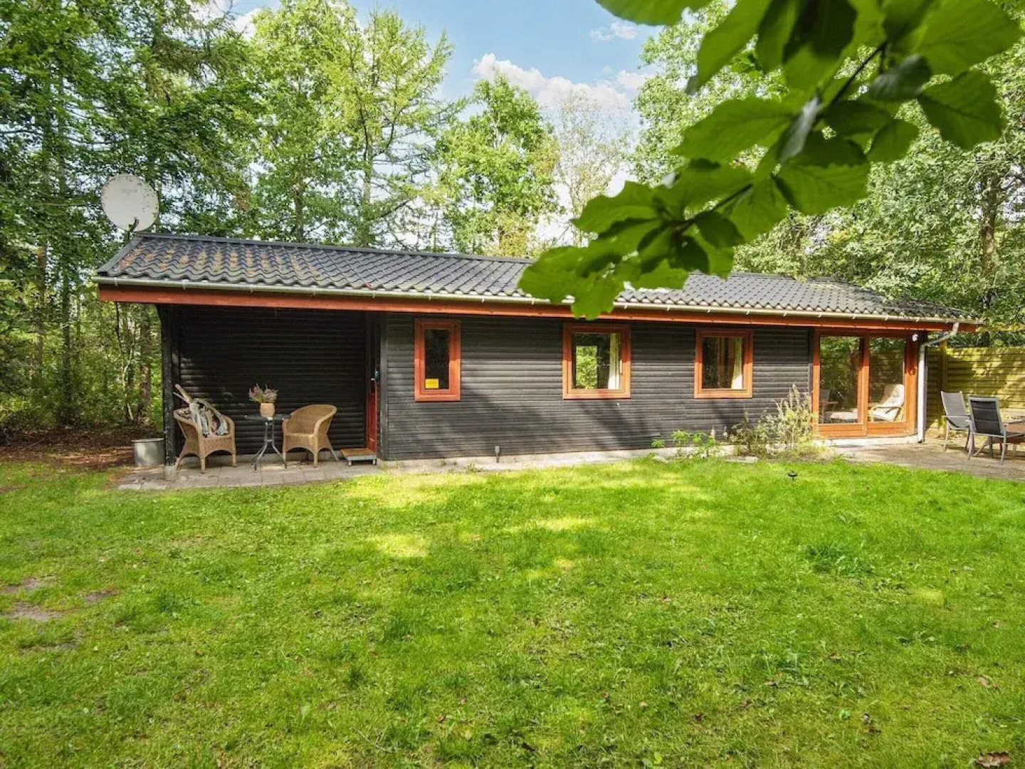 Vintage Holiday Home near Ulfborg with Conservatory