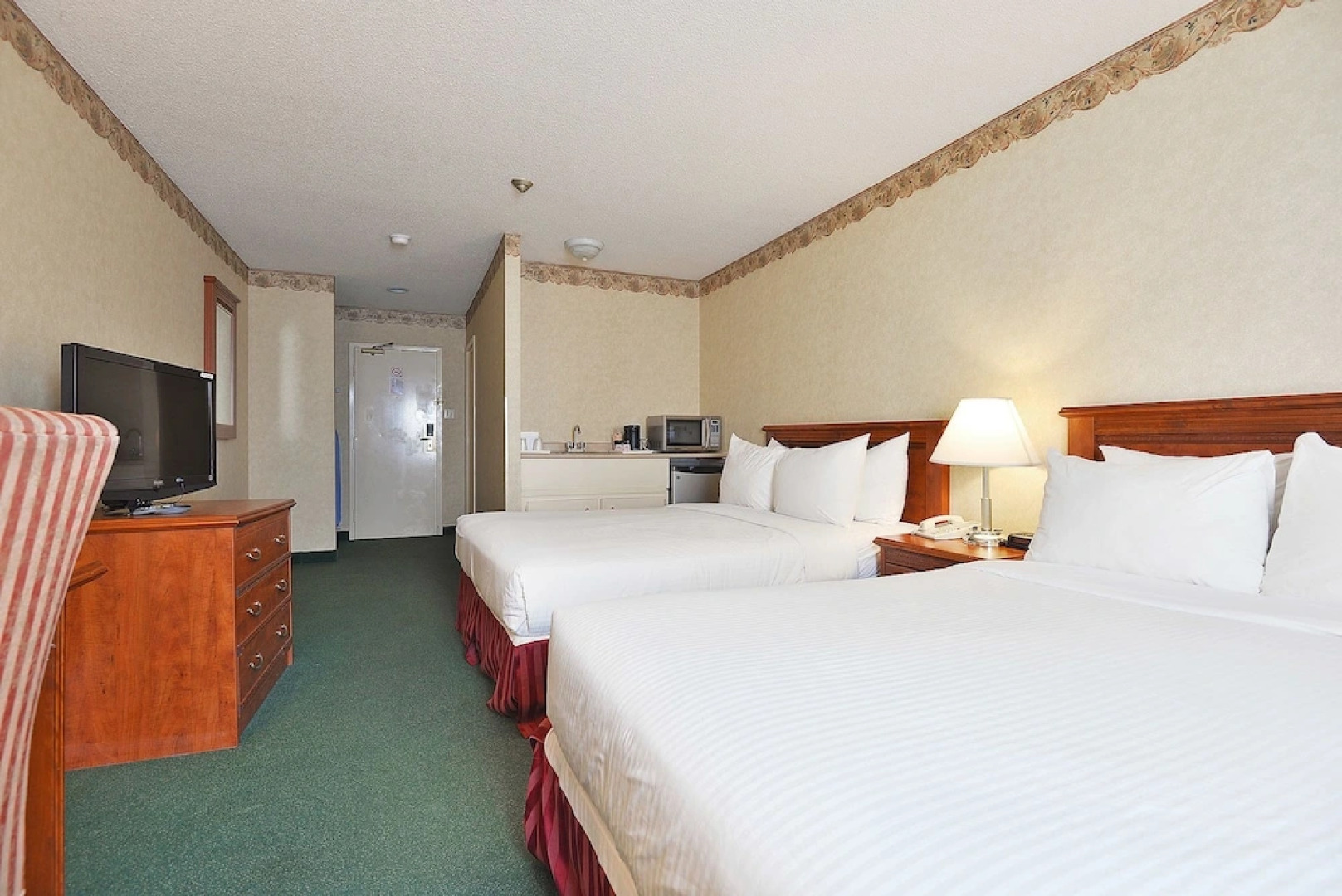 Howard Johnson express Inn & Suites Brampton