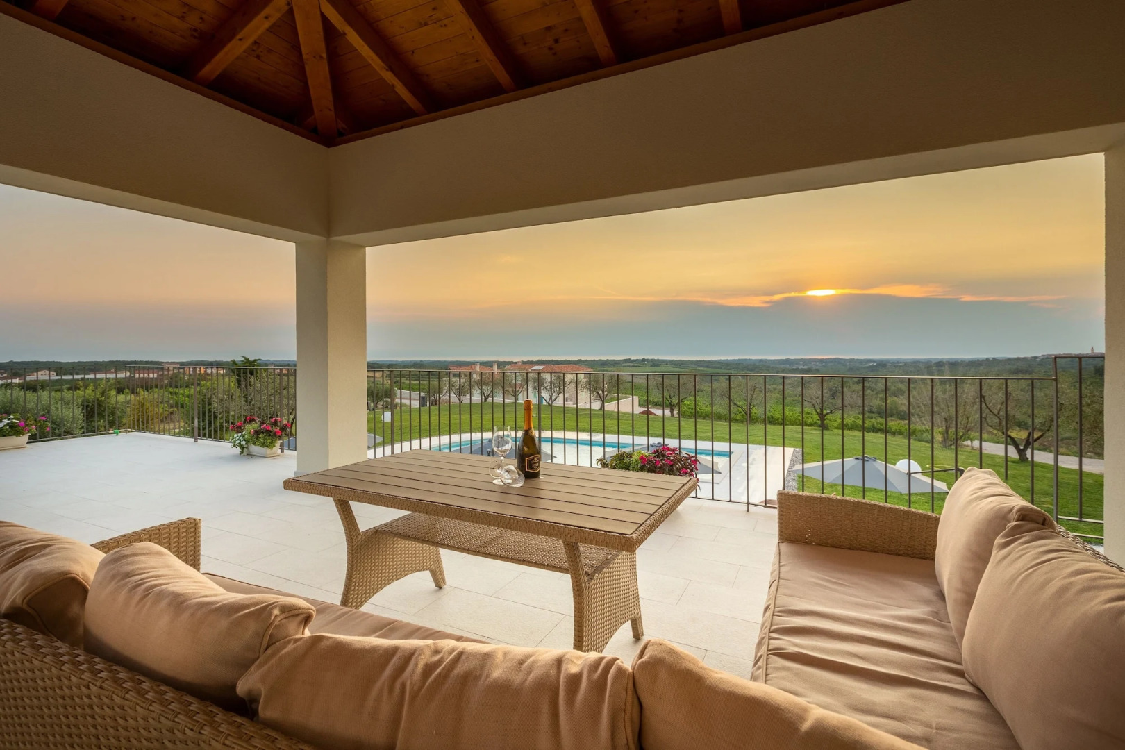 Wine Residence Cattunar