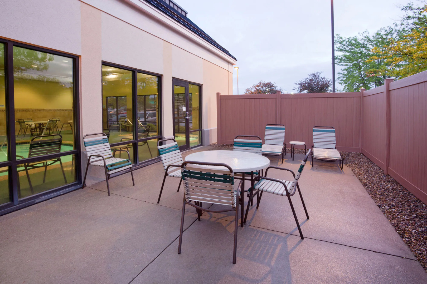 Holiday Inn Express & Suites - Interstate 380 at 33rd Avenue by IHG