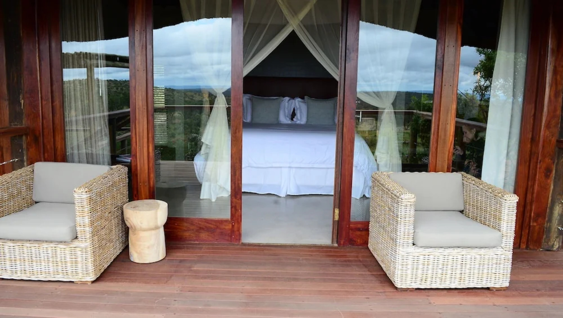 Mhondoro Safari Lodge & Villa