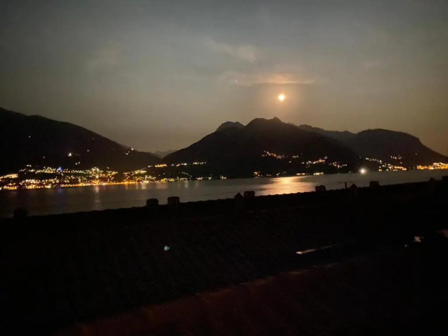 CasaCamelia 35, 3 BDRM with view Lake Como