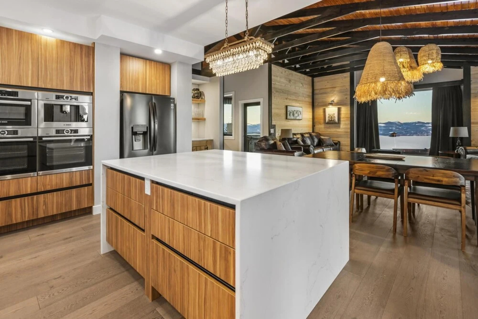 Chalet Monashee-brand New High End W/amazing Views