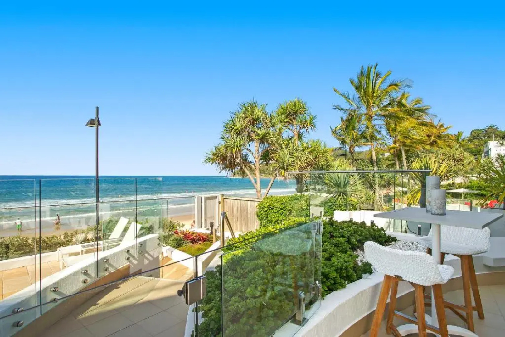 Beachfront Luxury, Hastings Street