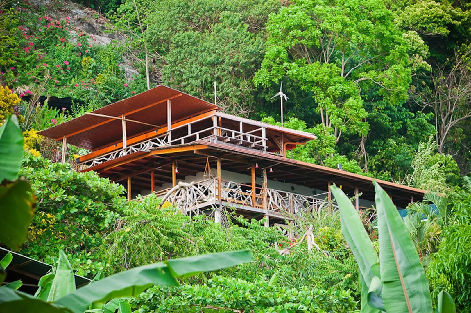 The Lookout Inn Lodge