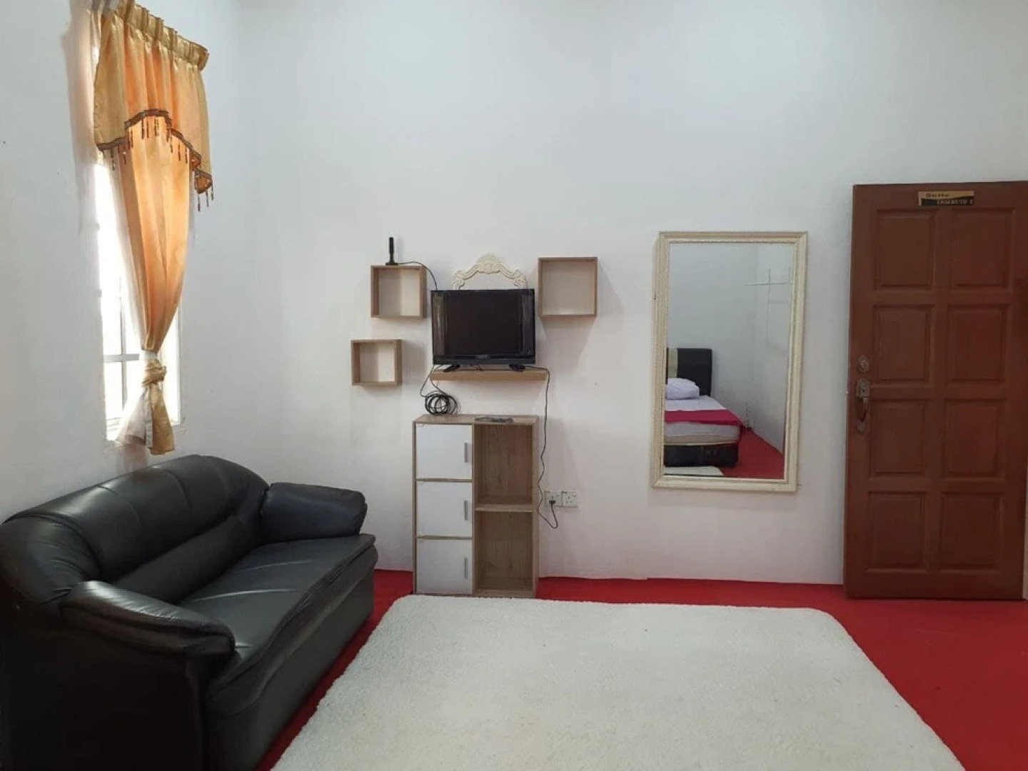 Hotel Z Dirgahayu 313 by Oyo Rooms