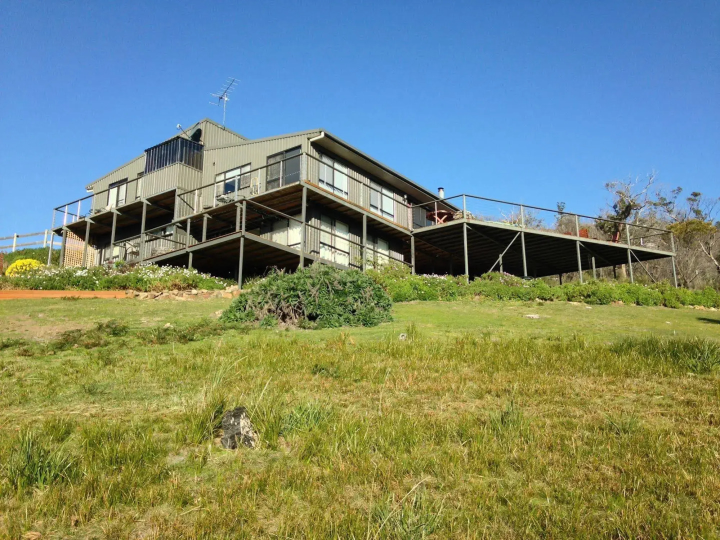 Storm Bay Guest House & Cottage