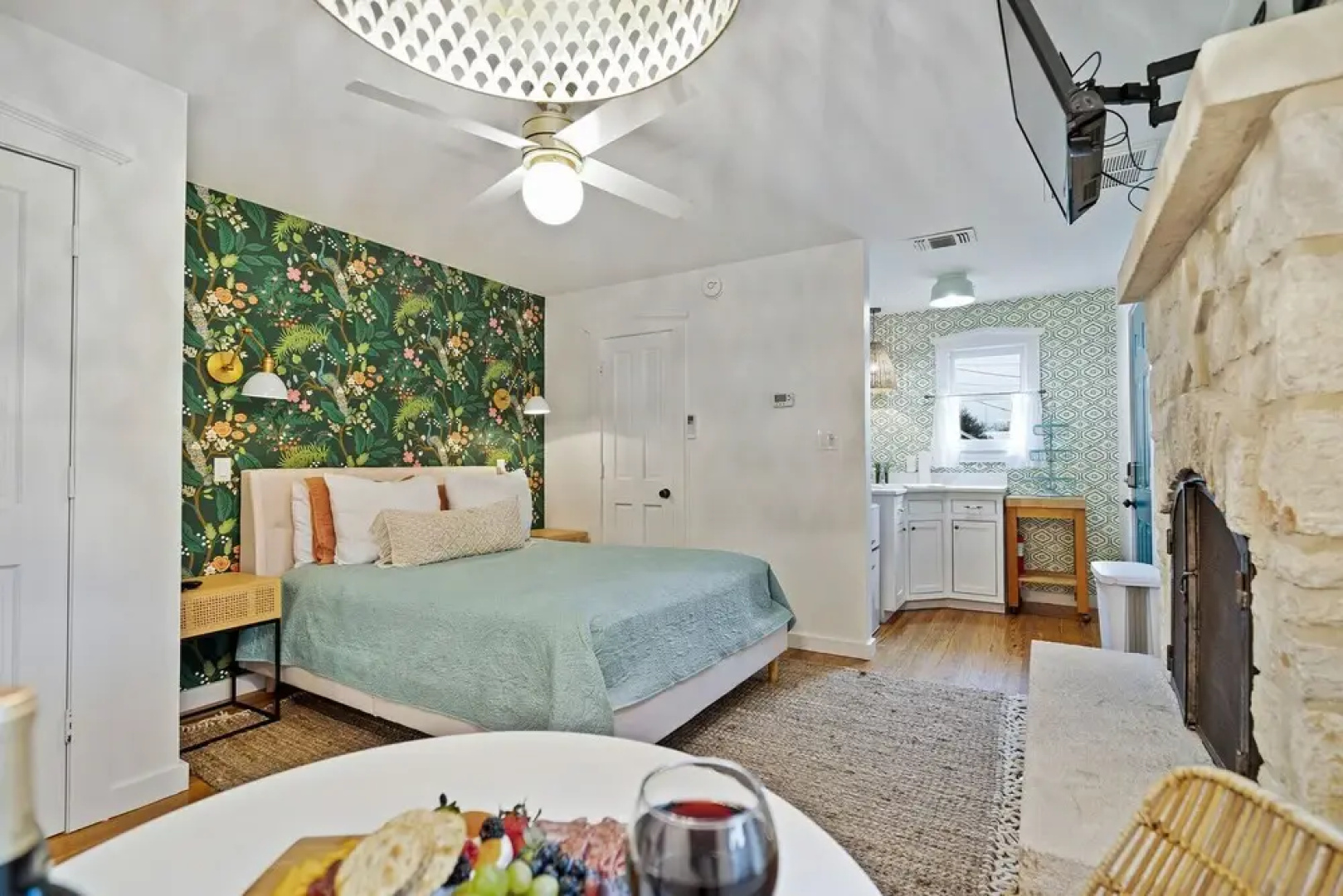 Gorgeous Tiny Home Just 5 min From Signor Vineyards!