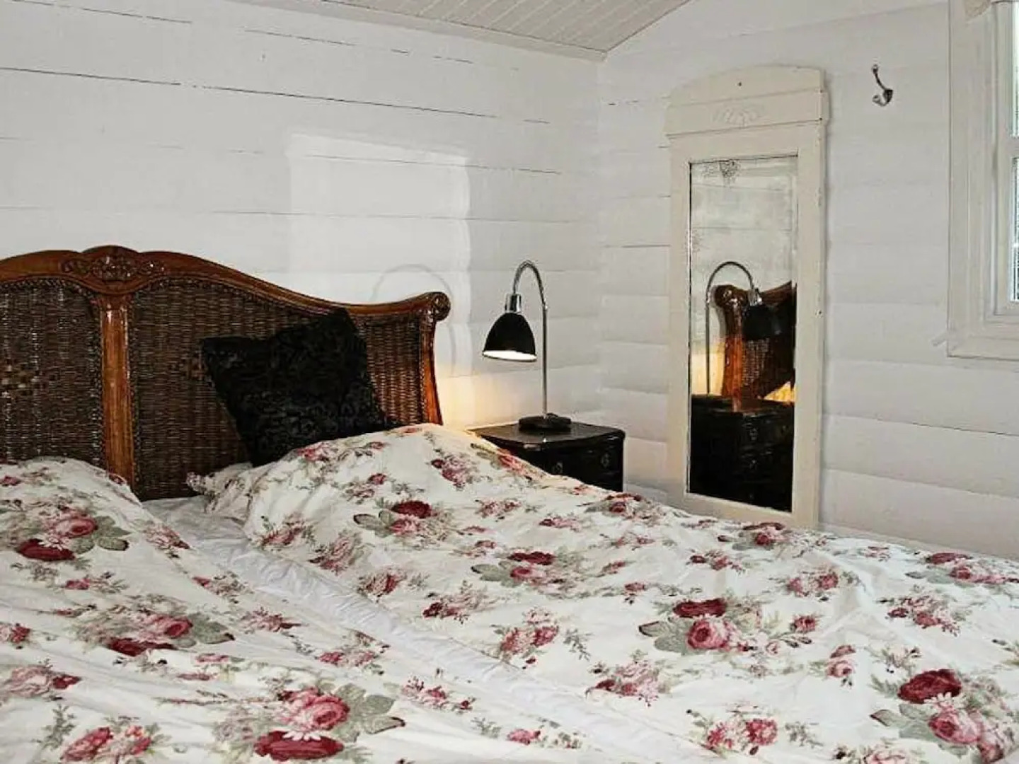 Peaceful Holiday Home in Nexo Near Sea