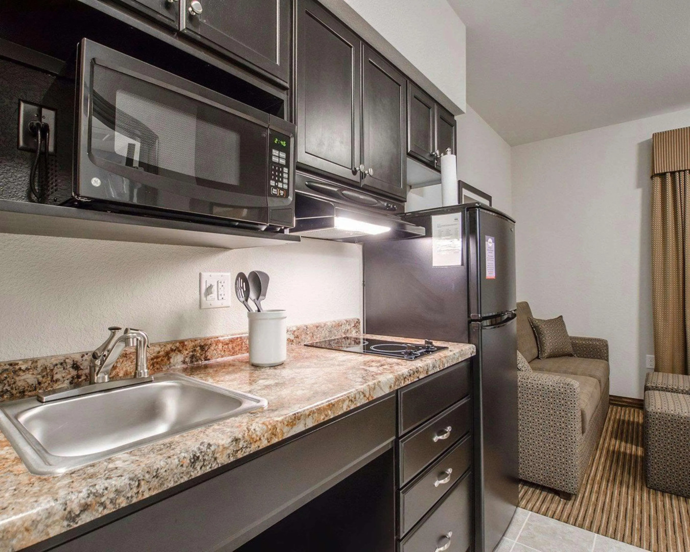 Suburban Extended Stay Hotel Estevan