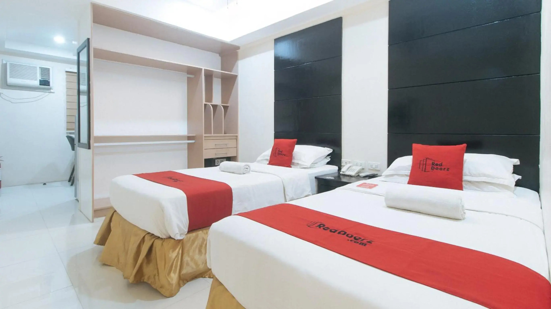 RedDoorz @ Grand Apartelle Hernan Cortes Cebu