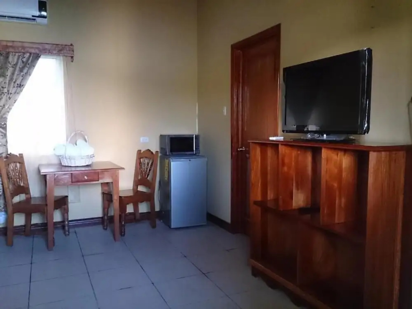 Hotel Santa Bárbara Tikal