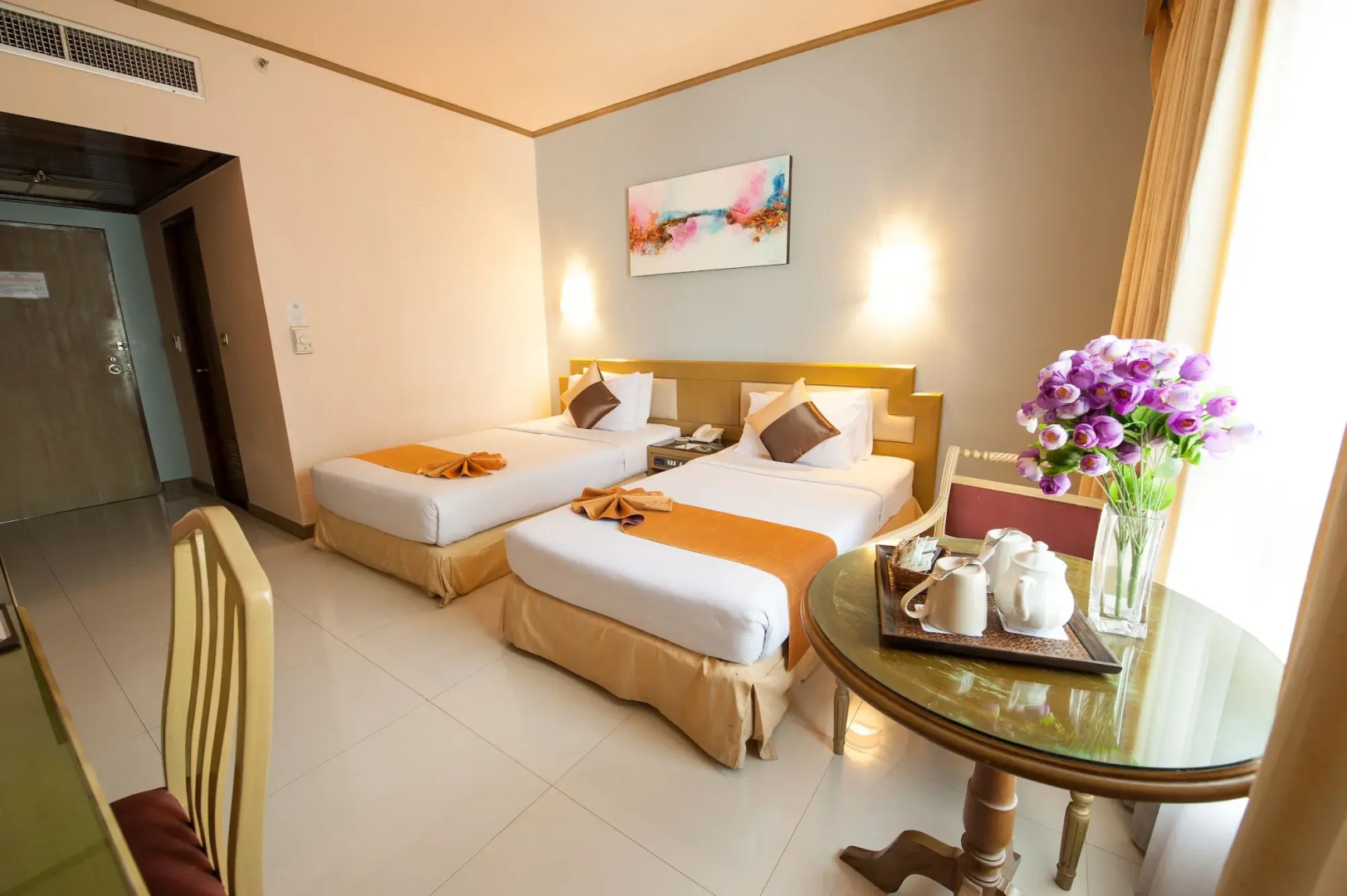 Pinnacle Lumpinee Park Hotel
