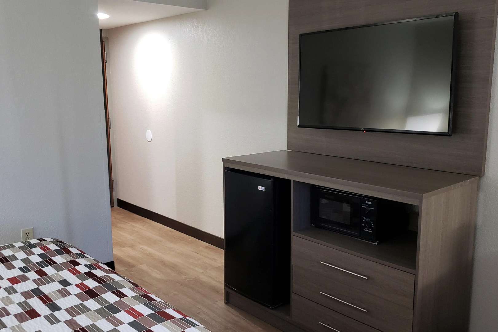 Red Roof PLUS+ & Suites Vicksburg