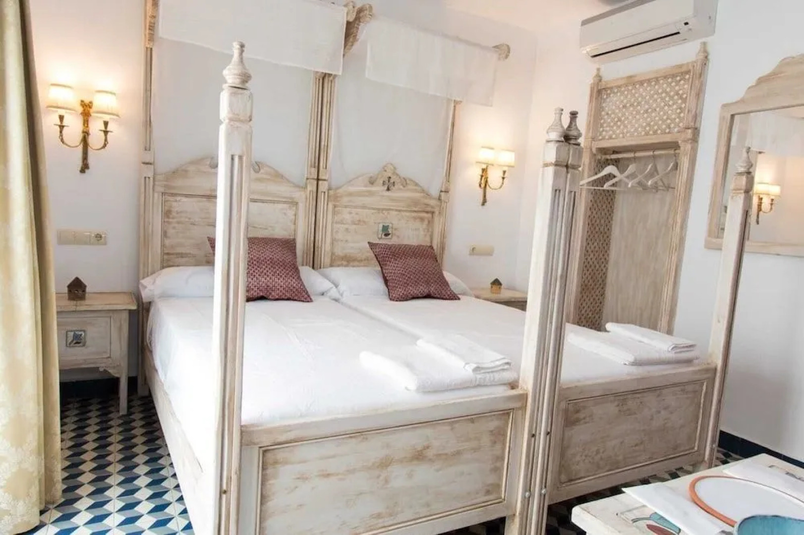 Hostal la Plaza Tolox