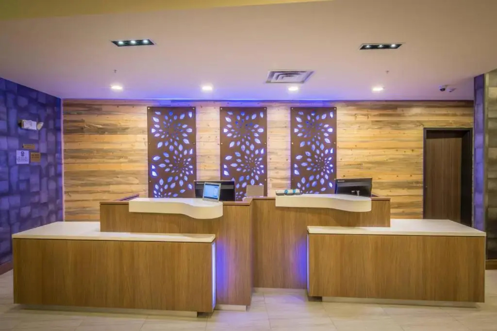 Budget Host Travel Inn (fairfield Inn & Suites By Marriott Denver Downtown)