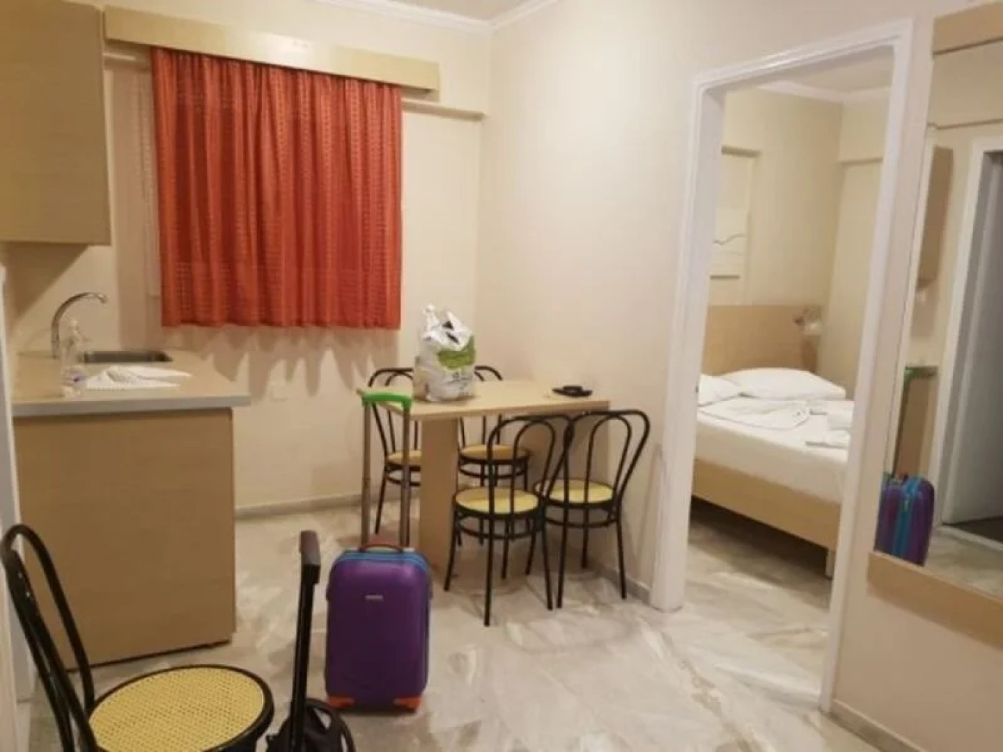 Happyland Hotel Apartments