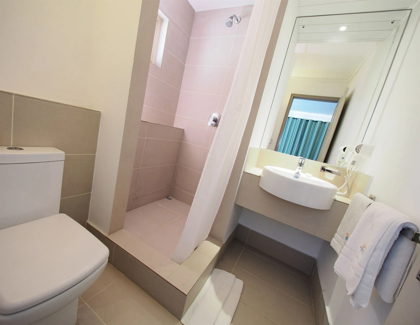 Le Beachclub Serviced Apartments and Villas