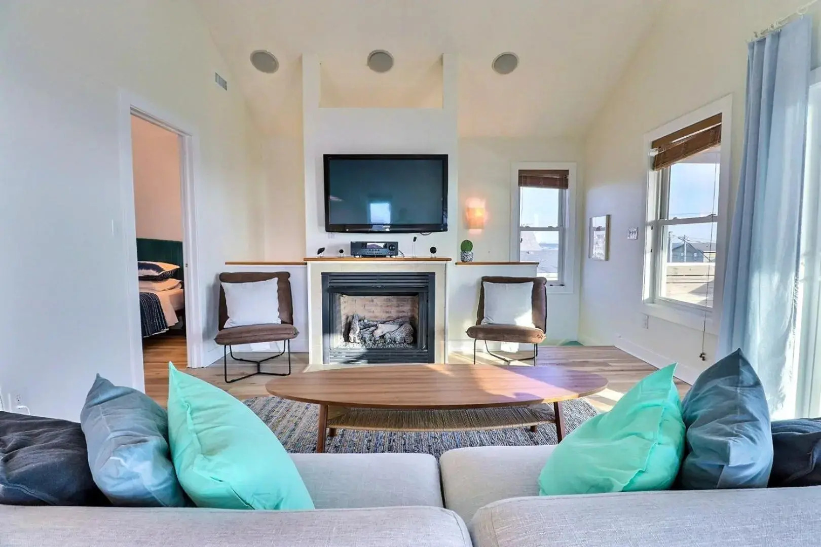 4120 The Shake Shack Across Street from Beach