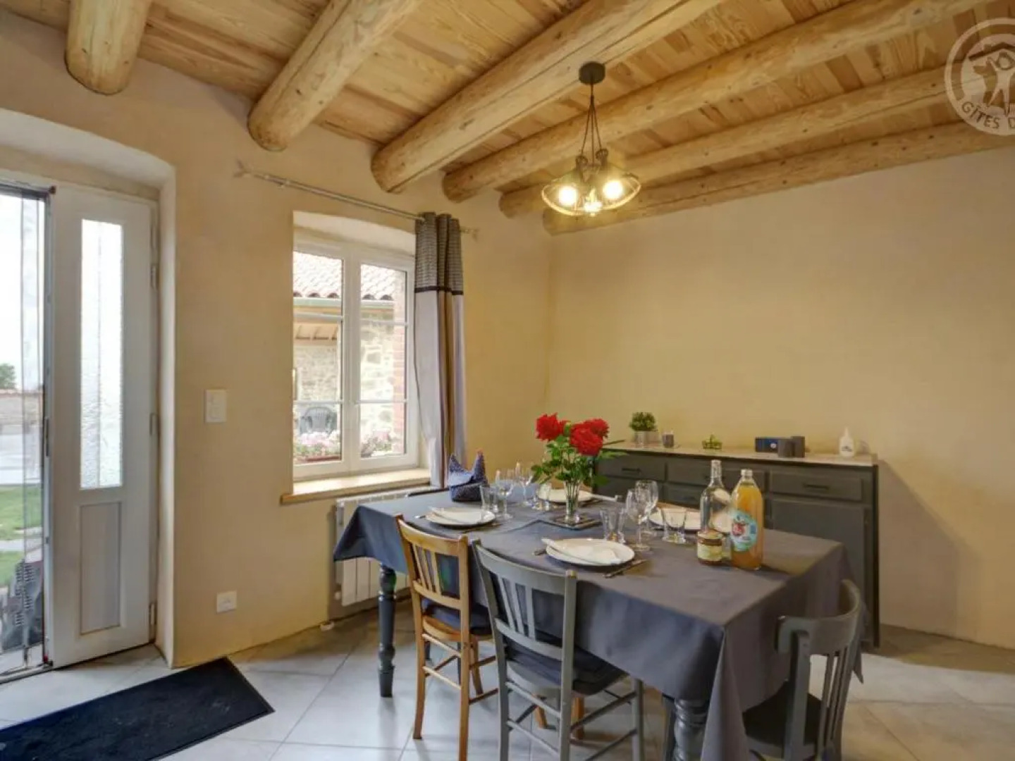 Gîte Saint-Hilaire-Cusson-la-Valmitte, 4 pièces, 6 personnes - FR-1-496-206