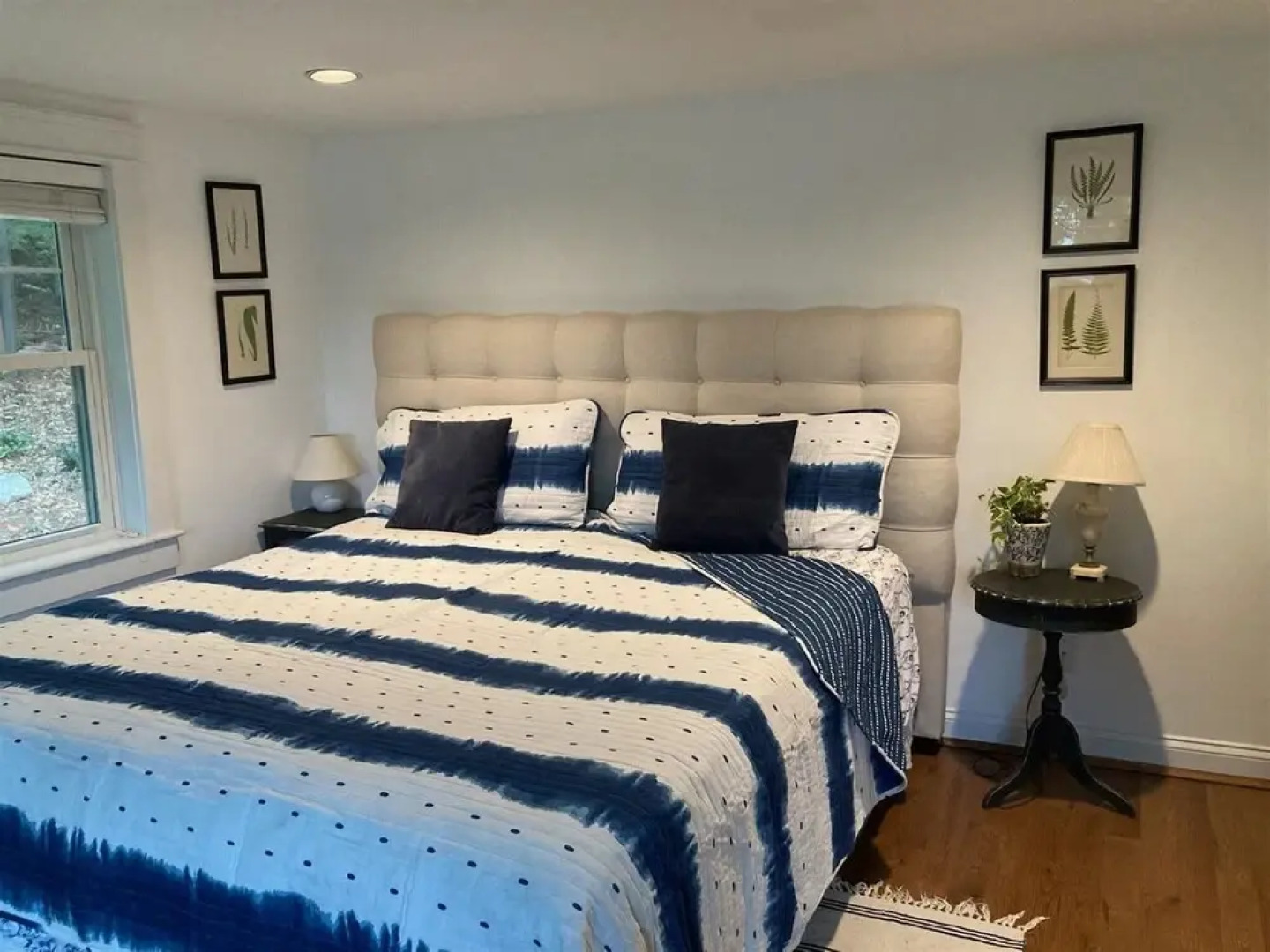 North Sebago Charmer Limit 10 3 Bedroom Home by RedAwning