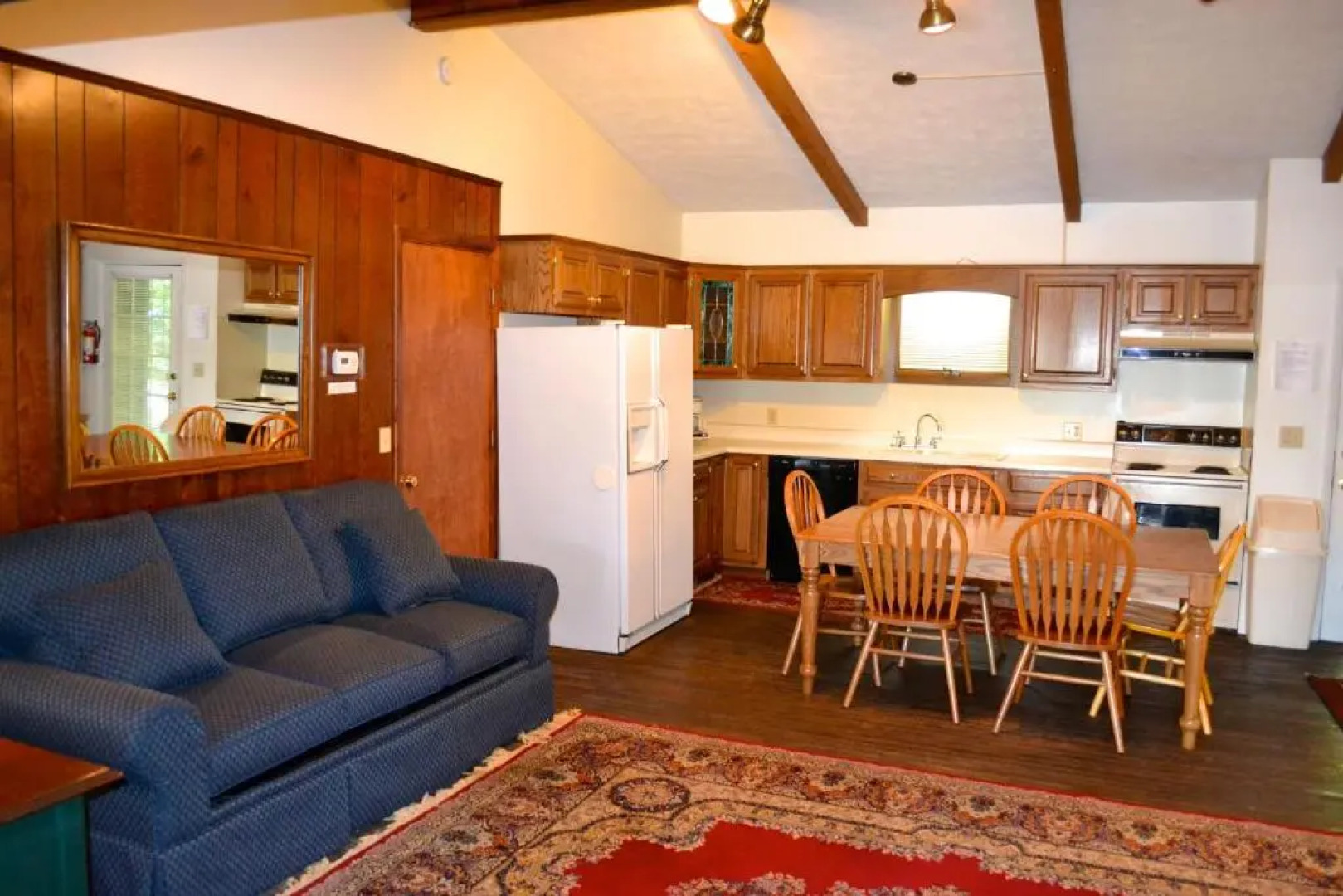 Boundary Waters Resort & Marina