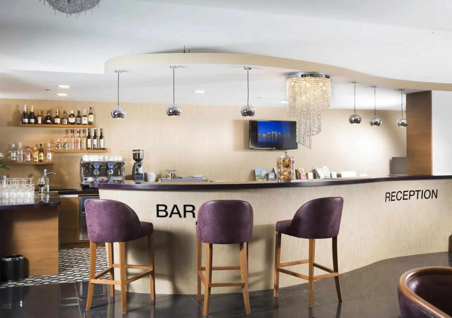 Bo33 Hotel Family & Suites