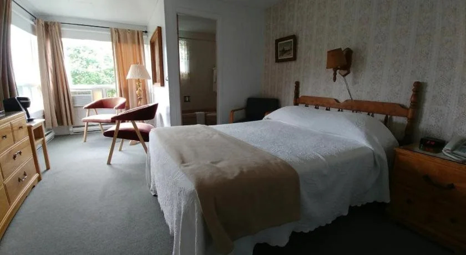 Hotel La Roche Pleureuse