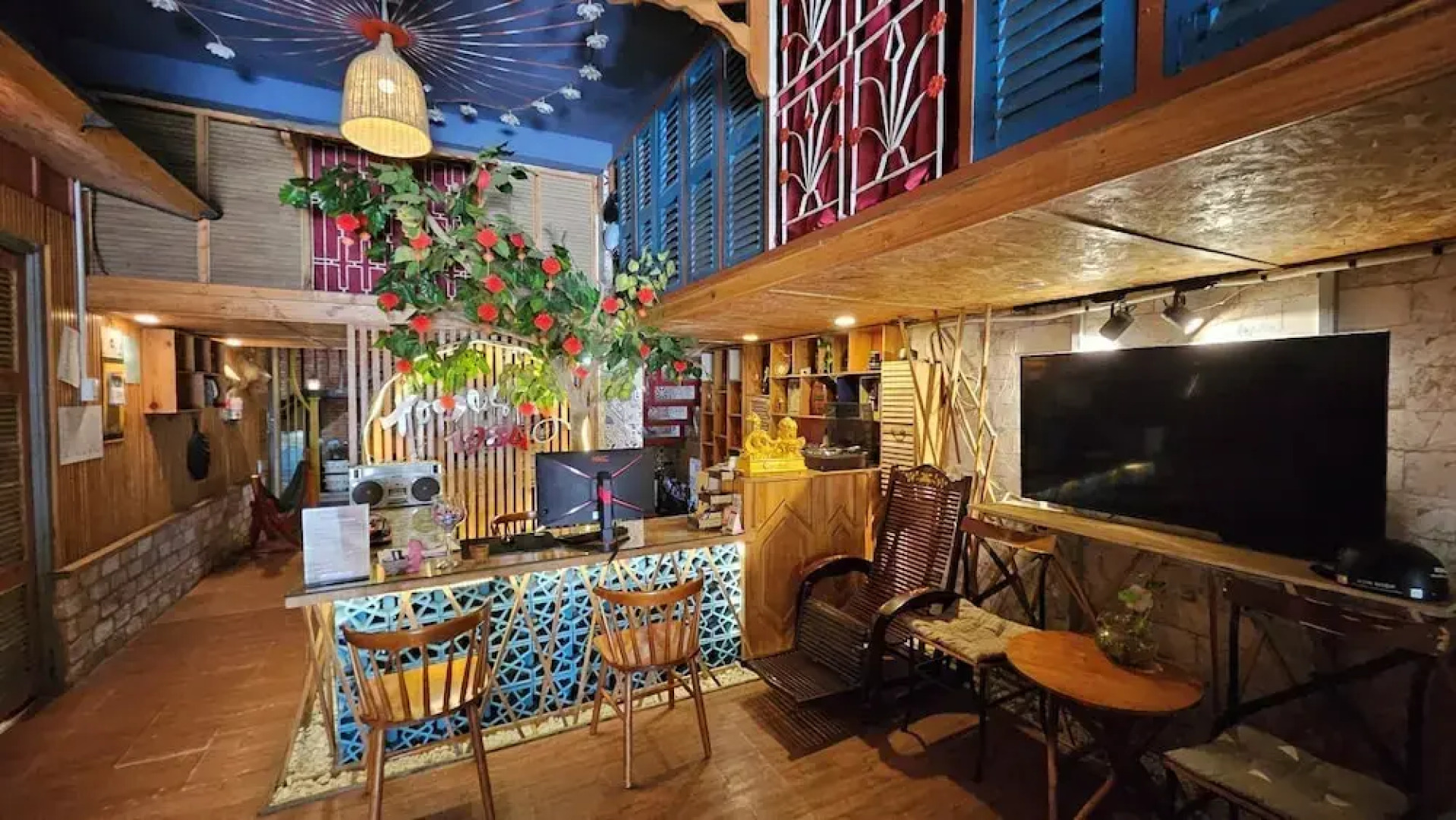 1984 Hotel Kien Giang