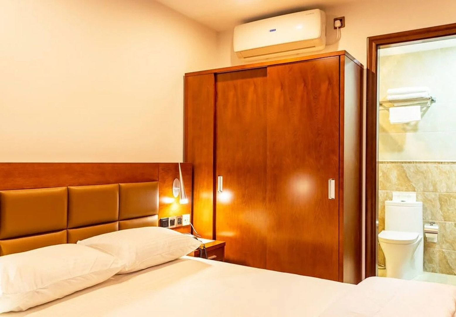 Dhon Manik Beach View