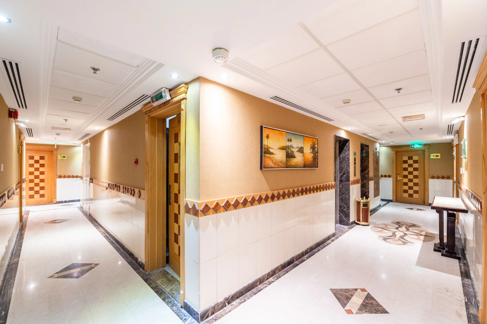 Отель Crystal Plaza