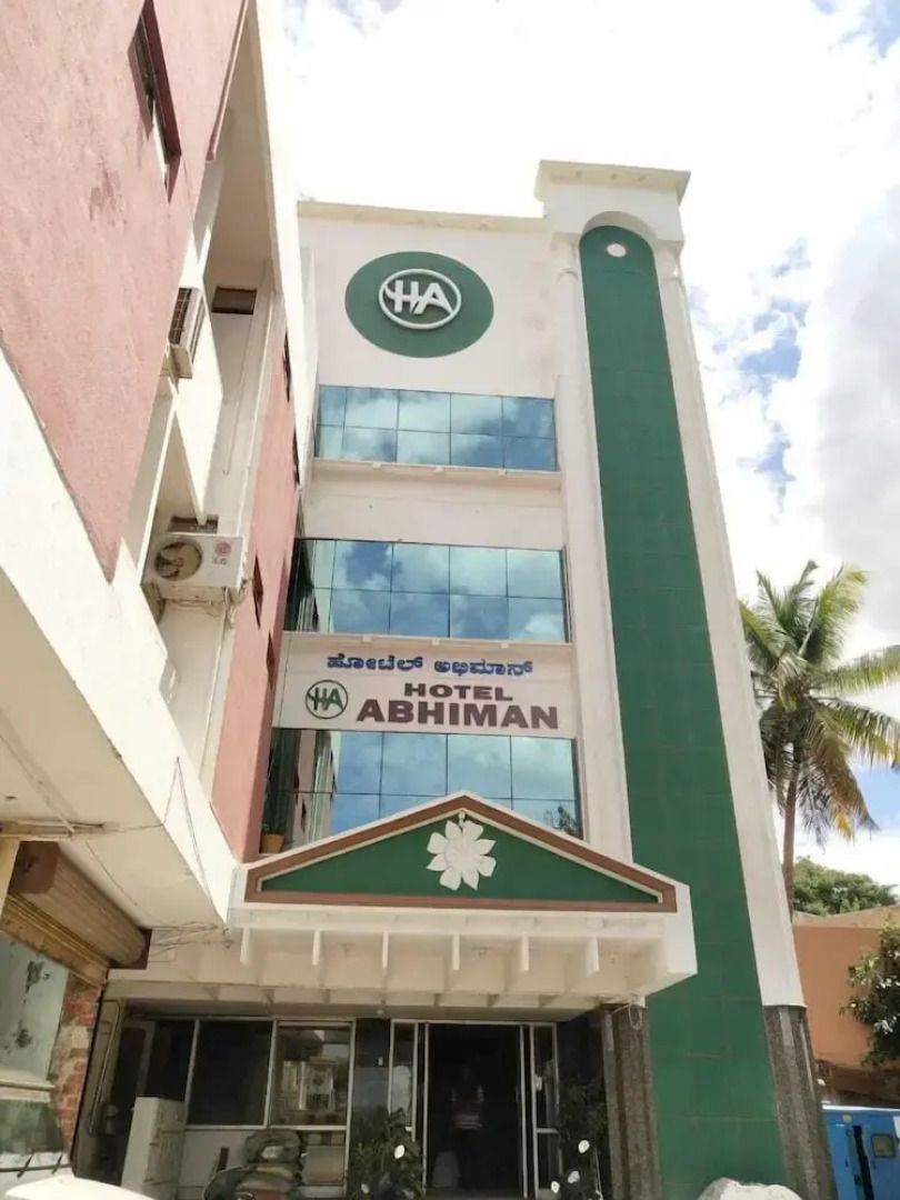 Hotel Abhiman by iROOMZ