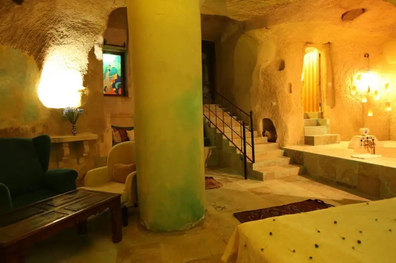 Blue Valley Cave Hotel